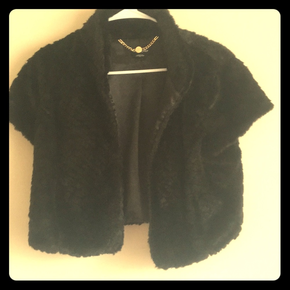 BEBE faux fur black half short sleeve jacket